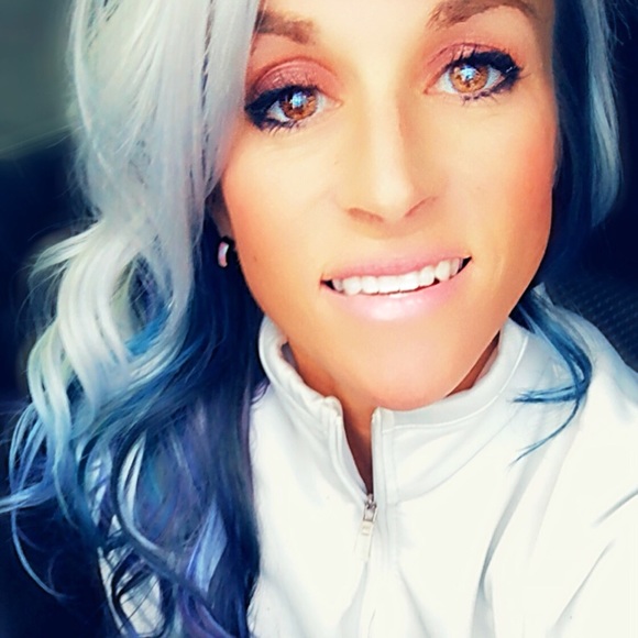 Meet your Posher, Sierra - Picture 2 of 7